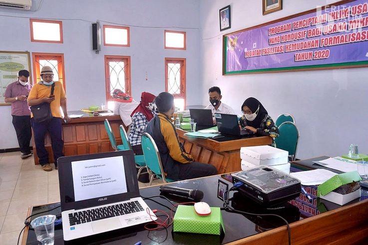 Dinkop UMTK Kota Kediri Fasilitasi 20 IKM Dapatkan Sertifikat HaKI