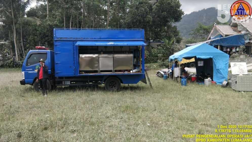 Semeru Meletus, Gubernur Jatim Instruksikan Percepat Pengiriman Bantuan