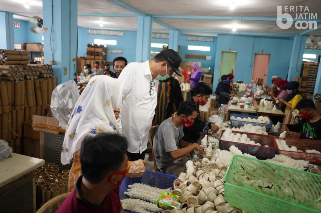 Kelana Sosialisasikan Visi Misi ke Pabrik Shuttlecock Candi