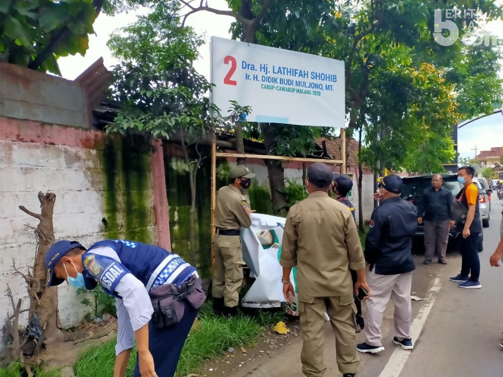 Masa Tenang, Masih Banyak APK Paslon Bupati Malang Terpasang