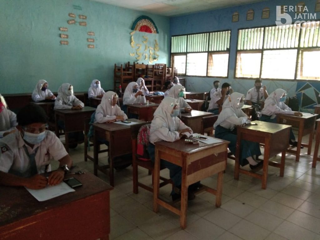 Bangkalan Zona Oranye, Pembelajaran Tatap Muka Dihentikan