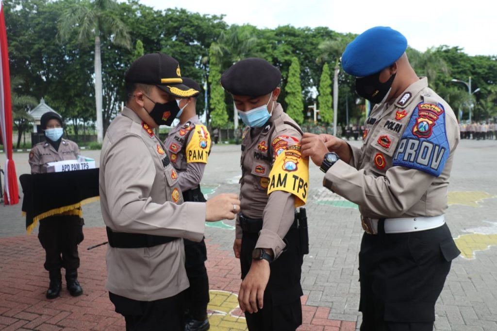 Pasukan Pengamanan Pilkada Gresik Mulai Digeser ke TPS