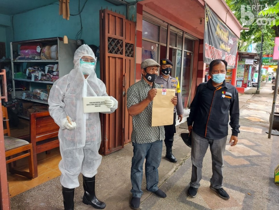 DLH Sterilisasi Sampah APD yang Terpakai Petugas KPPS di Pilbup Malang 2020
