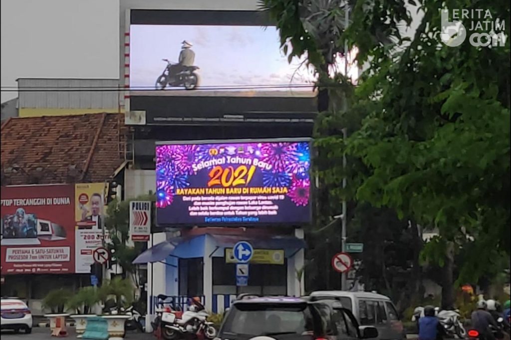 Polrestabes Berdayakan 6 LED Reklame Himbau Warga Tak Rayakan Tahun Baru