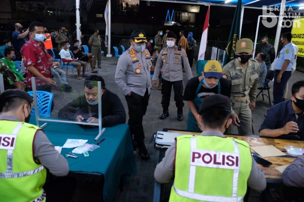 Kapolresta Sidoarjo Pimpin Operasi Yustisi di Malam Hari