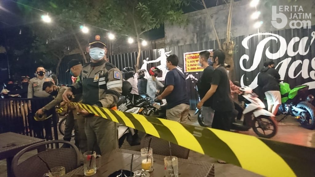 Satpol PP Kota Mojokerto Tutup Kedai Kopi Brik