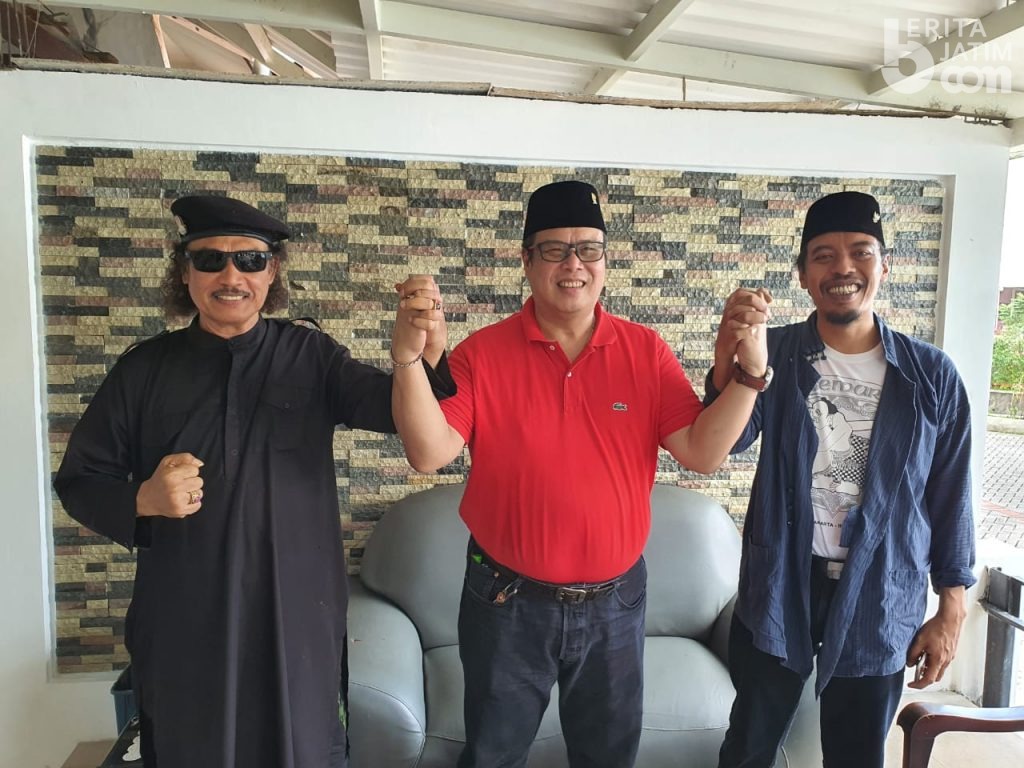 Kunjungi Gereja Algonz, Ini Pesan Ulama ‘Nyentrik’ Gus Nuril