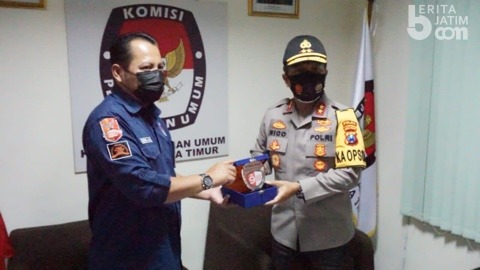 Cek Kesiapan Penyelanggara Pilkada, Kapolda Jatim Ingatkan Prokes