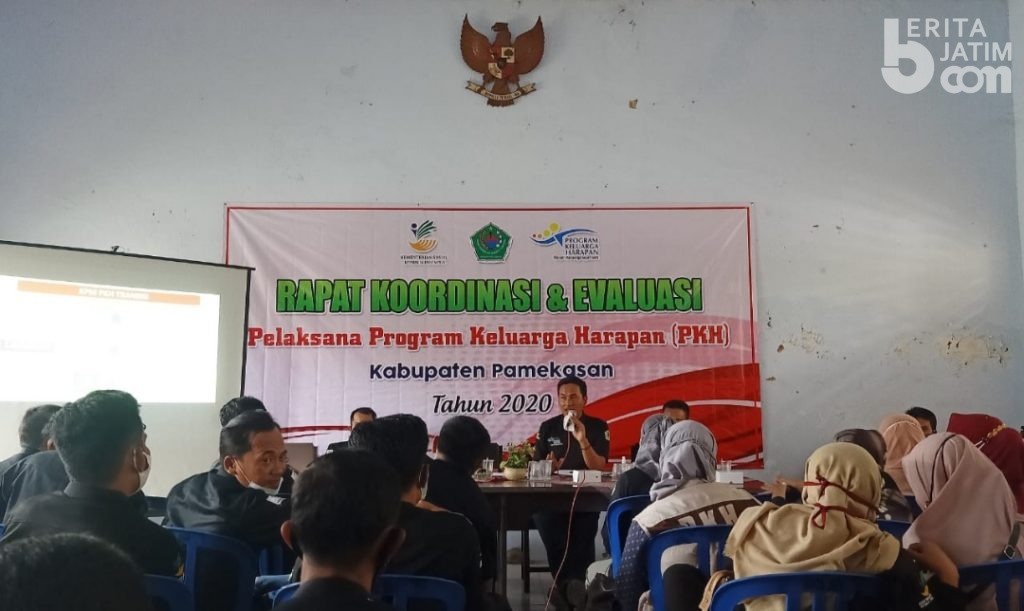 Ini Tujuan Pemasangan Stiker KPM PKH di Pamekasan