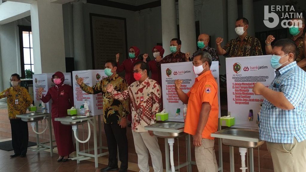 Putus Mata Rantai Penyebaran Covid-19, Bank Jatim Salurkan Bantuan 304 Tempat Cuci Tangan