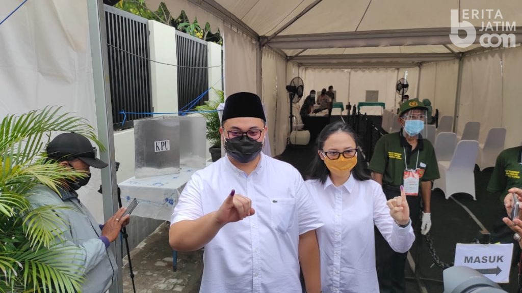 Usai Sungkem Ortu, Dhito Pramono Nyoblos di Samping Rumah
