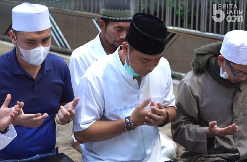 Ijazah Kiai Nawawi untuk Eri Cahyadi di Masa Tenang Jelang Pilkada