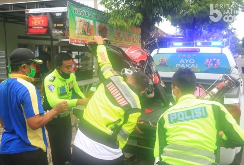 Kakek Meninggal Ditabrak Motor di Ponorogo