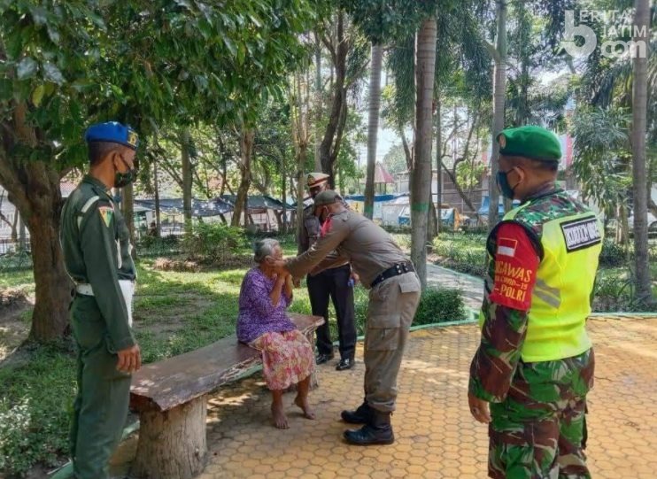 Aparat Gabungan di Kediri Patroli Penegakan Disiplin Protokol Kesehatan