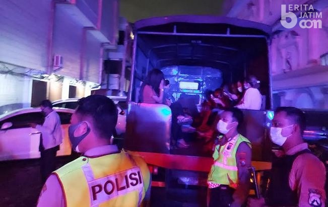 Razia di Tempat Hiburan Malam dan Panti Pijat Surabaya, 168 Orang Ditindak