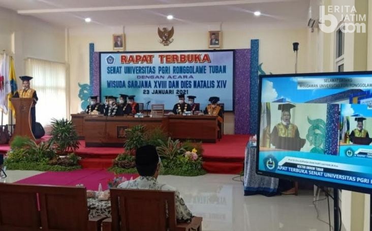 Gelar Wisuda, Rektor Unirow Tuban Ungkap Prestasi Kampus