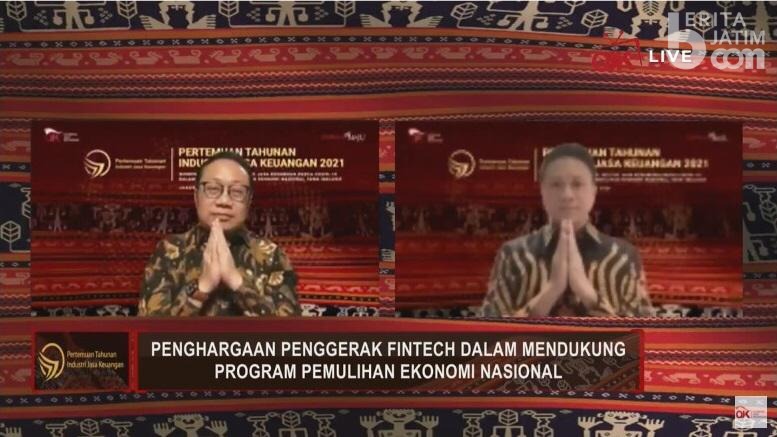 Presdir OVO dan Pendiri Bareksa Terima Penghargaan Tokoh Penggerak Fintech dari OJK