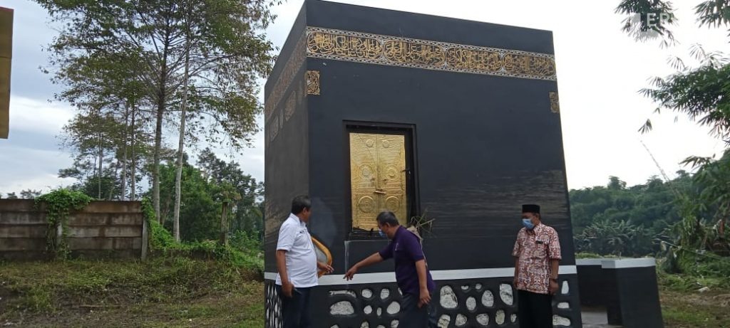 Miniatur Ka’bah dan Gedung Teater IAIN Jember Rusak Diterjang Banjir