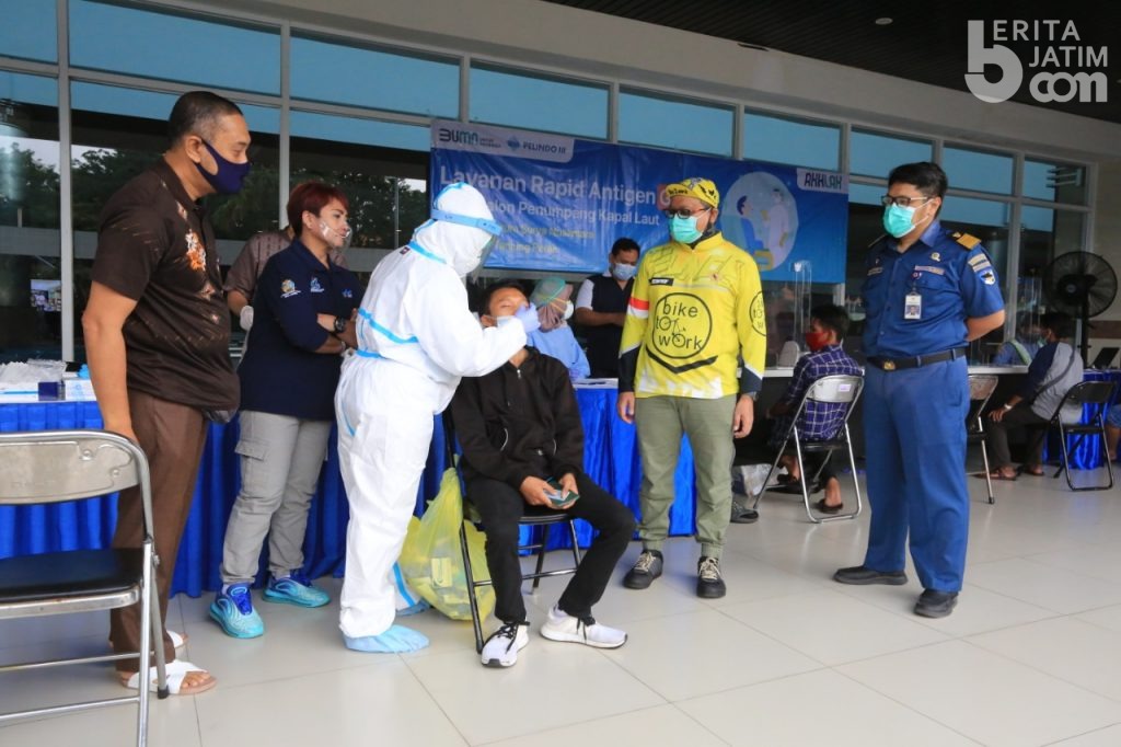 Pelindo III Lakukan Pemeriksaan Rapid Antigen Gratis Penumpang Kapal Laut