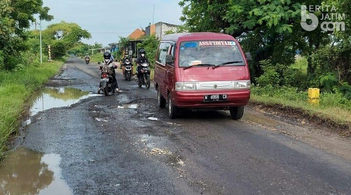 Imbas Hujan Deras, Banyak Jalan di Gresik Rusak Berat