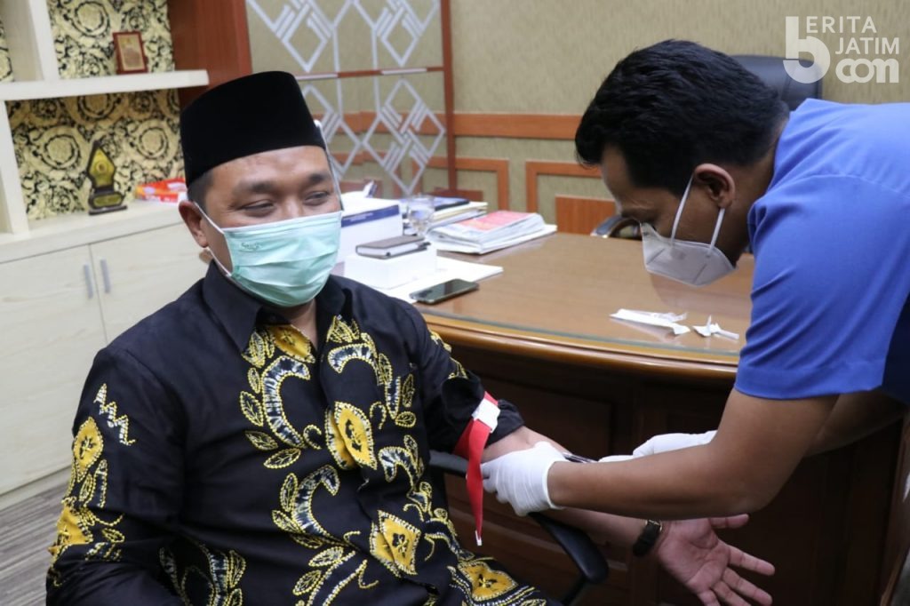 Ketua DPRD Gresik dan Kapolres Siap Divaksin