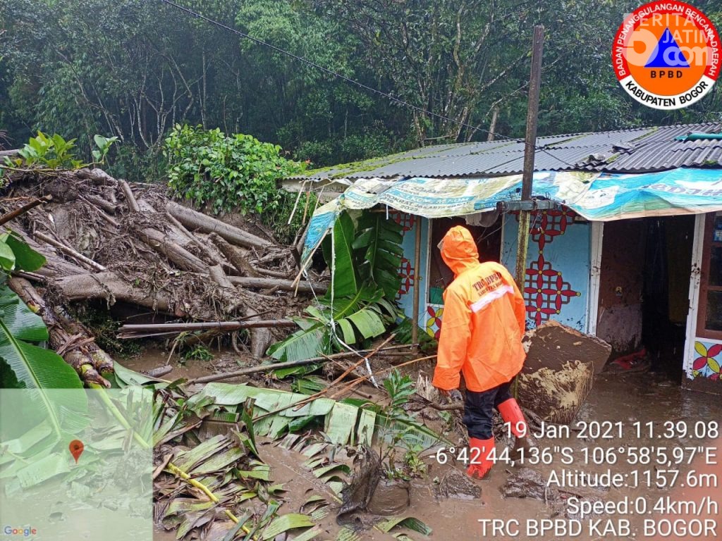 Hujan Intensitas Tinggi Disertai Longsoran Sebabkan Banjir Bandang di Bogor