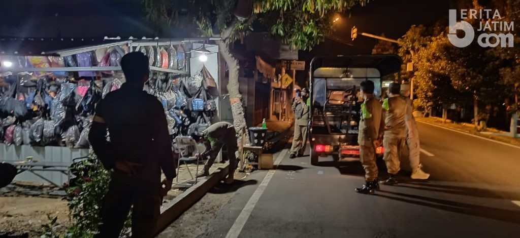 Tempat Usaha di Mojokerto Masih Banyak yang Buka