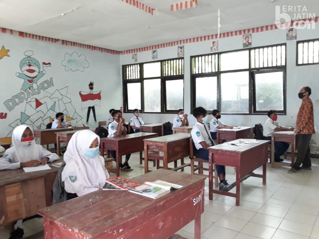 Uji Coba PTM di Sumenep, Sekolah Berdekatan Tak Boleh Masuk Bersamaan