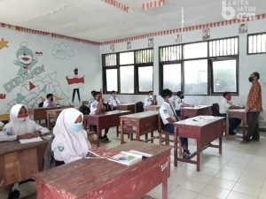 Uji Coba PTM di Sumenep, Sekolah Berdekatan Tak Boleh Masuk Bersamaan