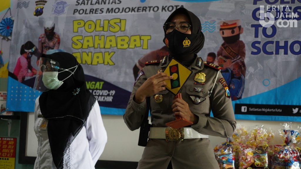 Pelajar SD Dikenalkan Rambu Lalu-lintas