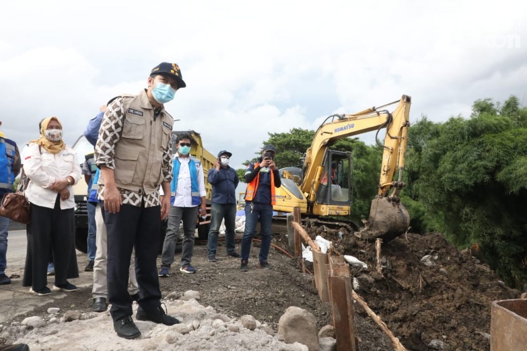 Tinjau Ruas Tol Longsor, Wagub Emil: Mudah-mudahan Selesai 9 Hari Lagi