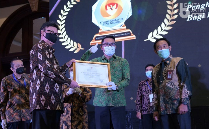 Melesat Jauh, Ridwan Kamil Ungguli Ganjar dan Anies