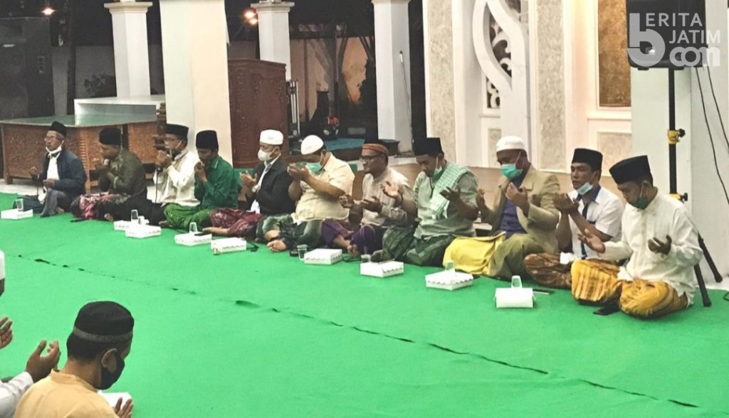 Pembacaan Yasin dan Tahlil untuk Almarhum Wabup Pamekasan