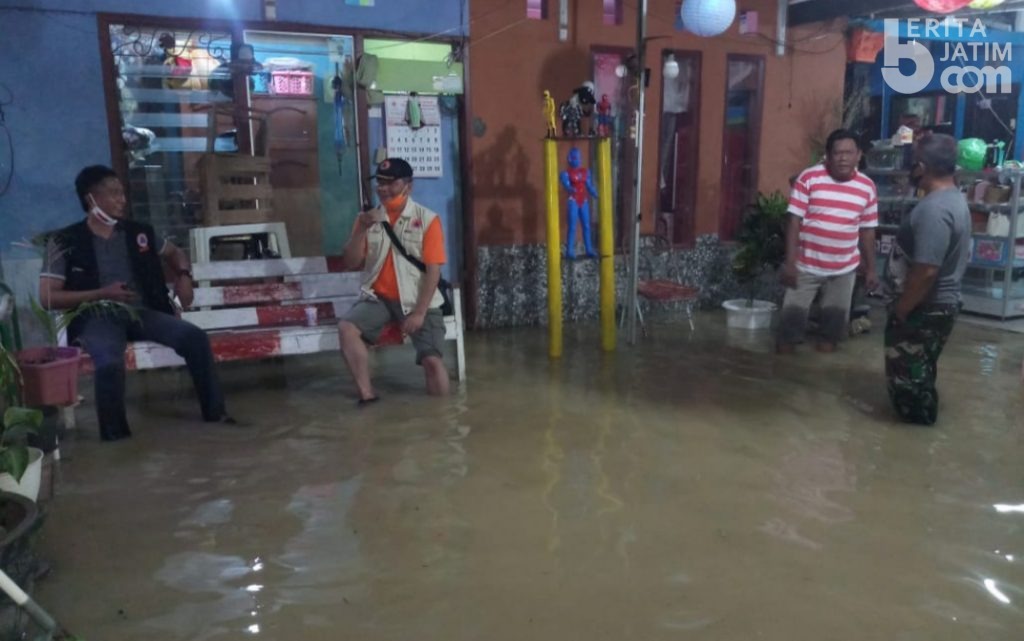 Intensitas Hujan Deras Akibatkan Banjir di Pamekasan