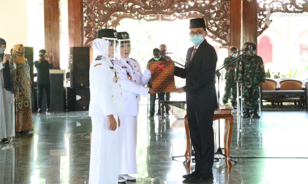 Bupati Pamekasan Lantik Kades Baddurih dan Tanjung