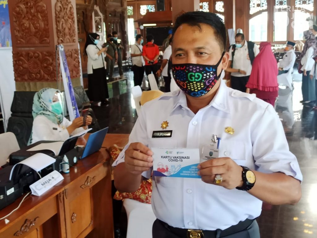 13 Orang Jalani Vaksinasi Pertama di Ponorogo