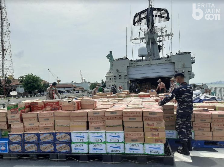 KRI Oswald Siahaan Berangkat Menuju Mamuju