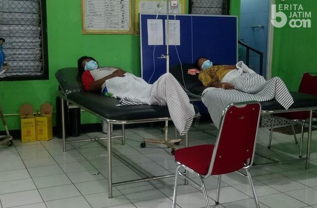 Keracunan Massal Pengungsi Longsor Nganjuk, Sampel Mie Dibawa ke Lab