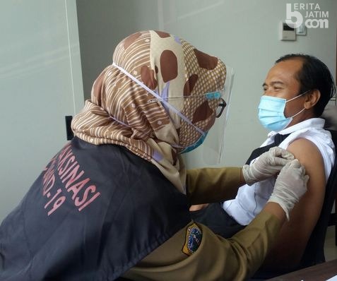 Puluhan Wartawan Gresik Jalani Vaksinasi Covid-19