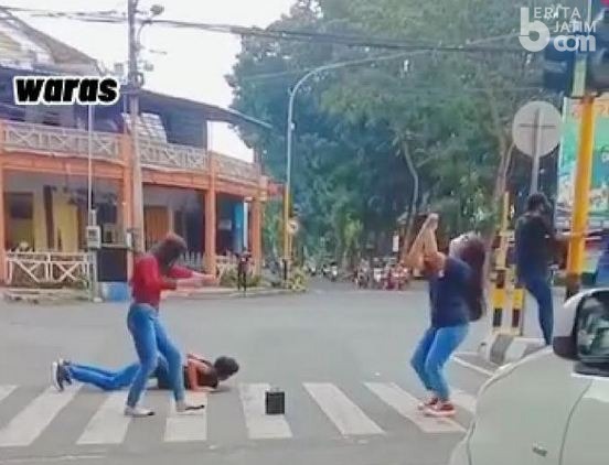 Video Remaja Joget di Zebra Cross Jalan Toga Lumajang Ramai di Medsos