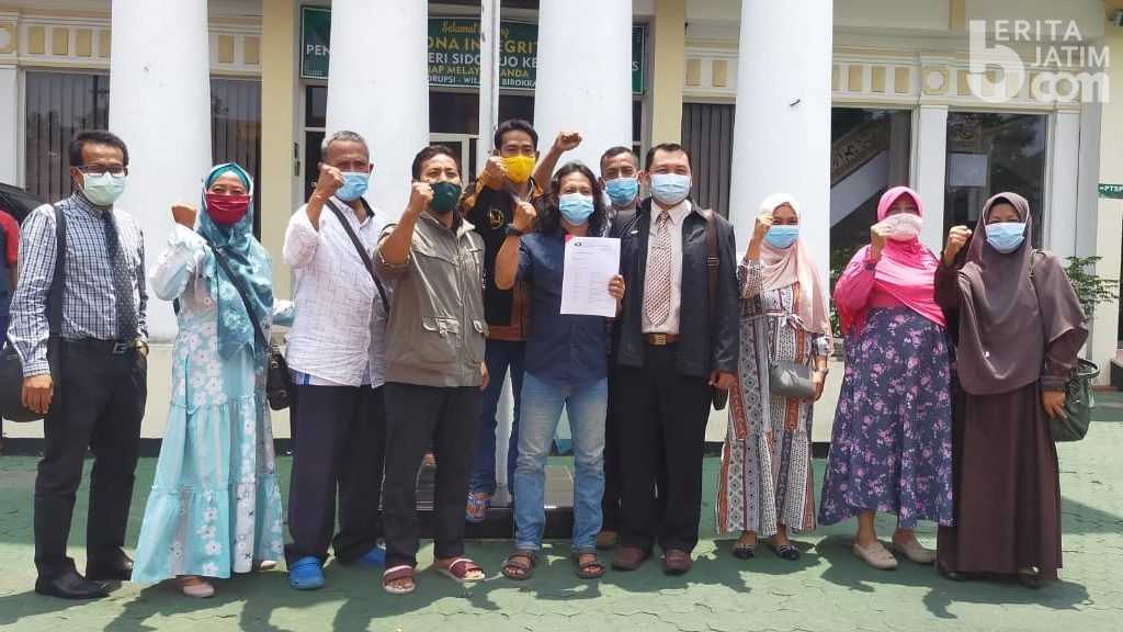 Kades Rangkah Kidul Digugat 10 Warganya