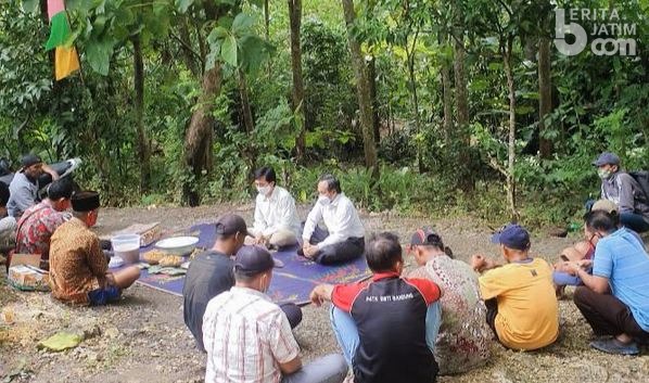 ITTelkom Surabaya Bantu Tanggulangi Kesulitan Air Bersih di Pelosok Desa