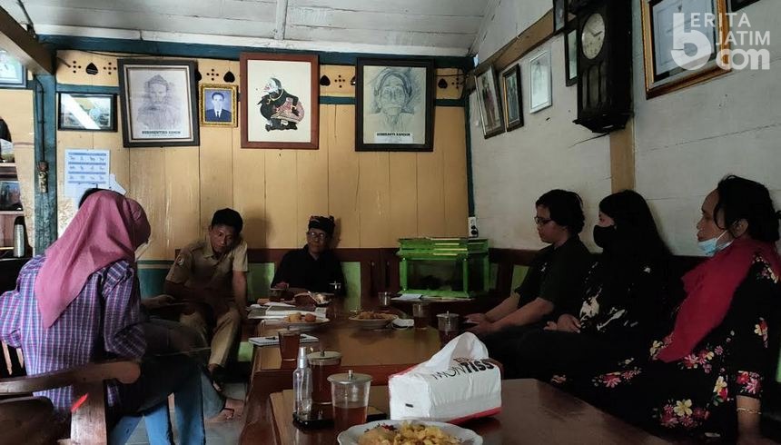 Badan Bahasa Teliti Hak Demokrasi Masyarakat Samin di Bojonegoro