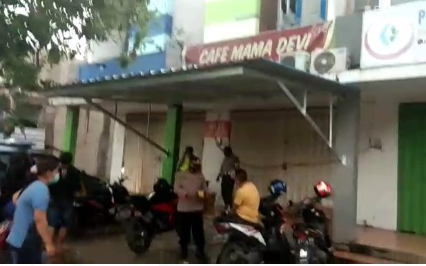 Cafe dan Karaoke Mama Devi di Tropodo Sidoarjo Digerebek
