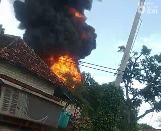 Emas 50 Gram Ikut Terbakar