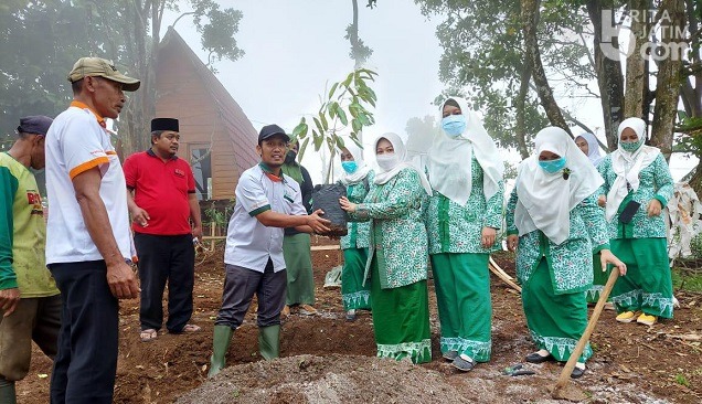 Fatayat NU Jombang Dukung Program Durian Unggul Agropolis