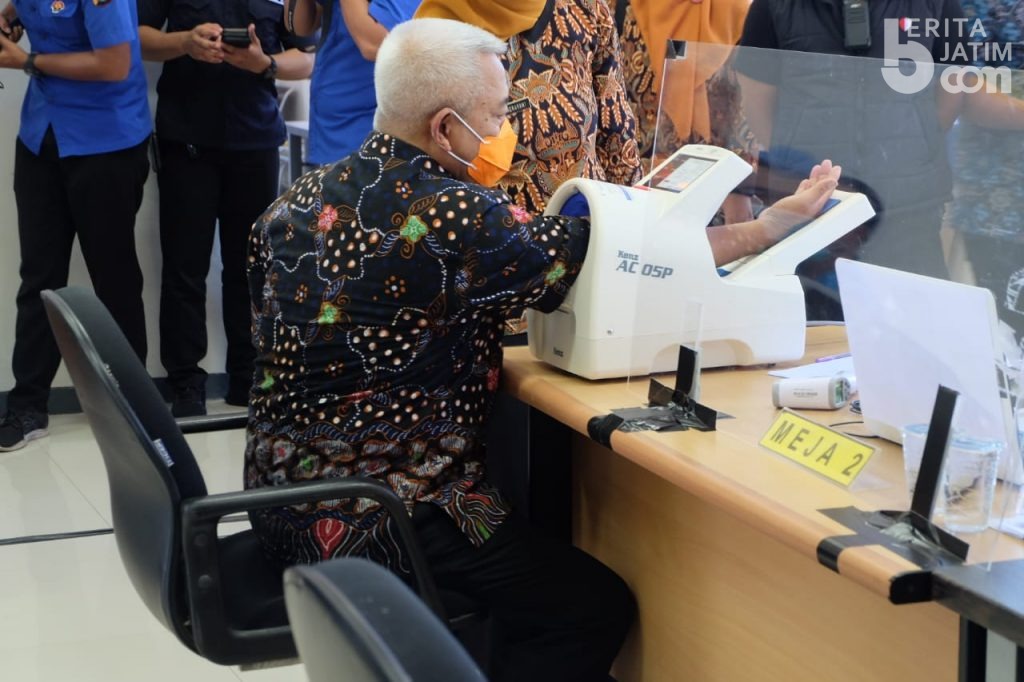 Usai Vaksinasi, Bupati Malang : Rasanya Dingin