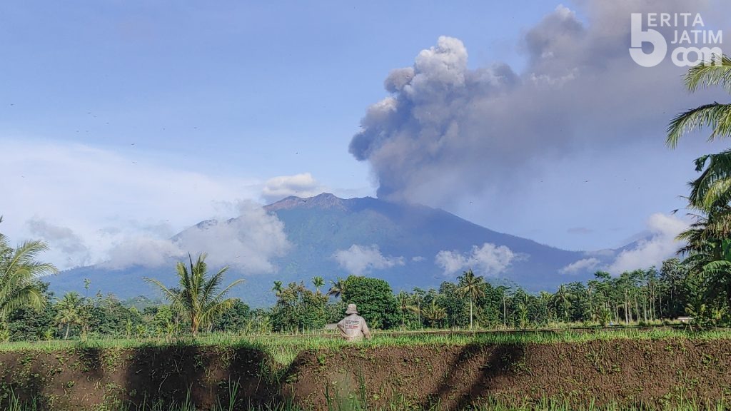 Ketemu Hantu Wanita di Puncak Gunung Raung Banyuwangi