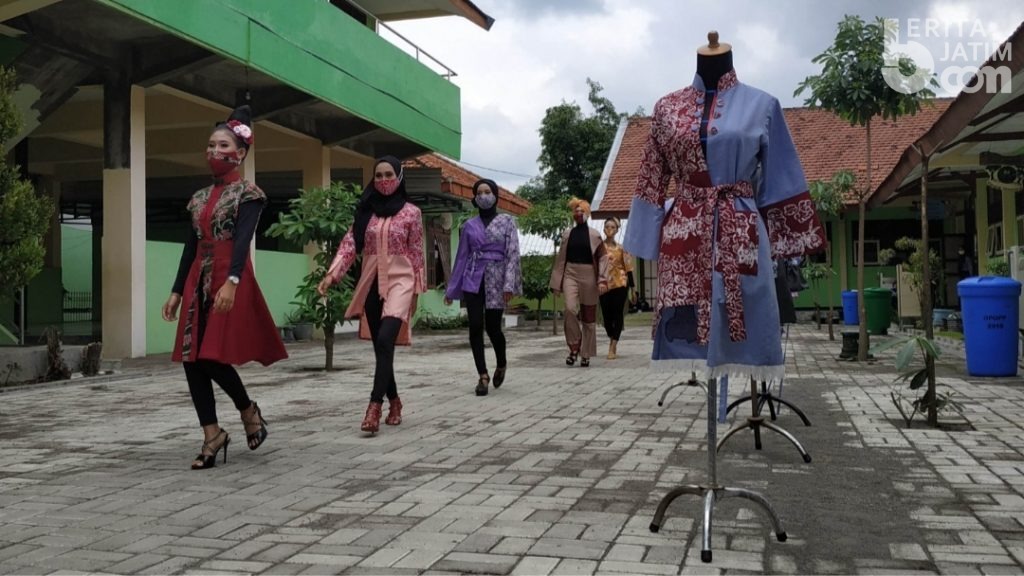 Angkat Batik Mojokerto, SMKN 1 Sooko Mojokerto Cetak Desainer Muda