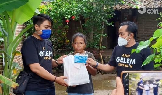 PWI Ponorogo Bagikan Sembako untuk Tuna Grahita Terdampak Covid-19